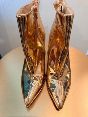 Source Unknown Shiny Gold Pointed Toe Ankle Booties